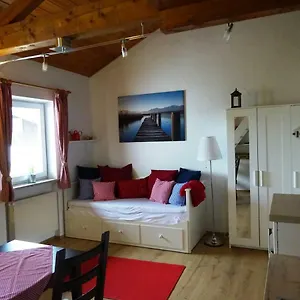  Apartment Pickert